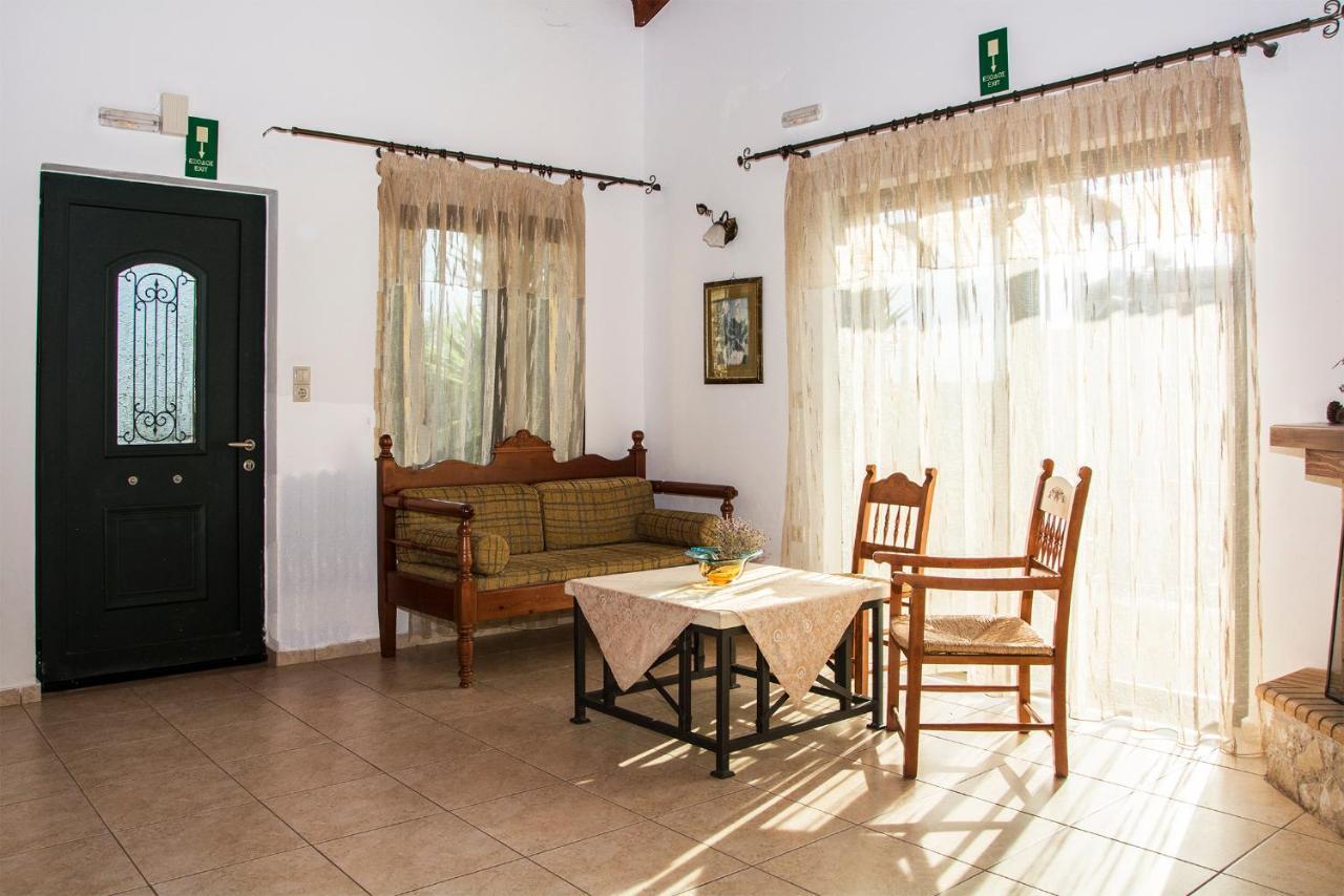 Villa Manos Kalamitsi Amygdali Exterior photo